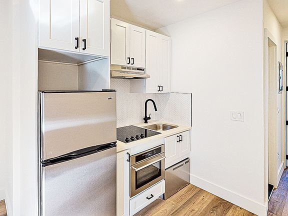 3rd image of 2785 Broadway APT 3