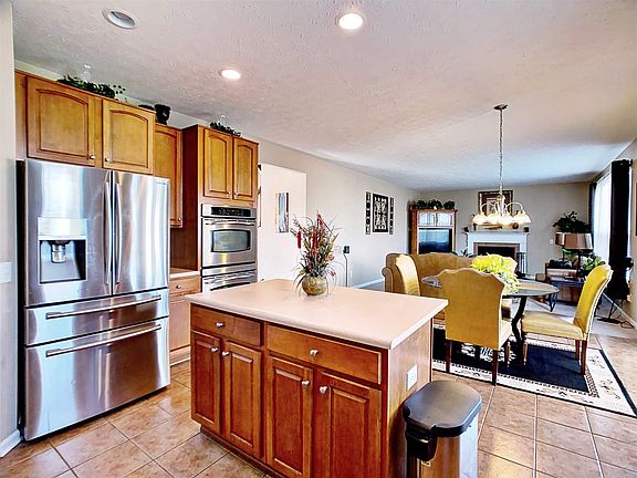 4th image of 1217 Sedgehill Ln
