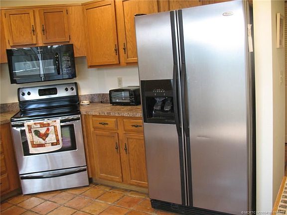 3rd image of 6657 SE Yorktown Dr