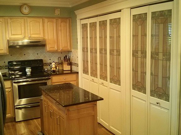 2nd image of 204 Springmeadow Dr Unit B