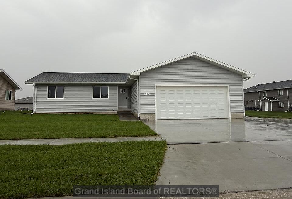 1st image of 1496 Highlander Ln