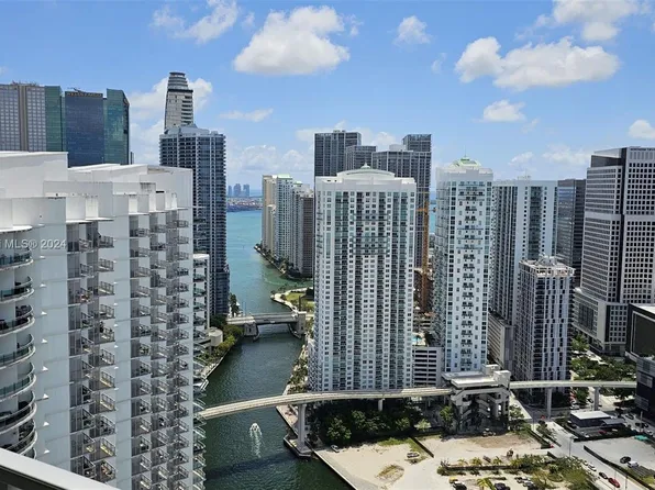 90 SW 3rd St APT 4302, Miami, FL 33130