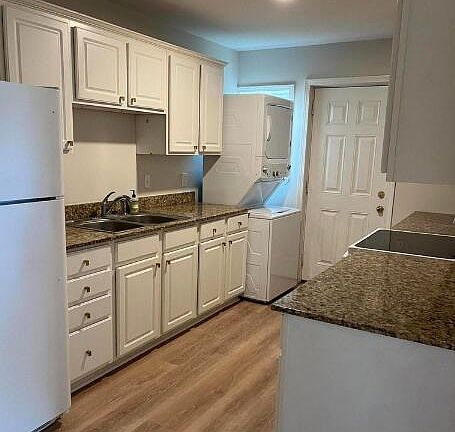 3rd image of 141 Pine Grove Ave #B