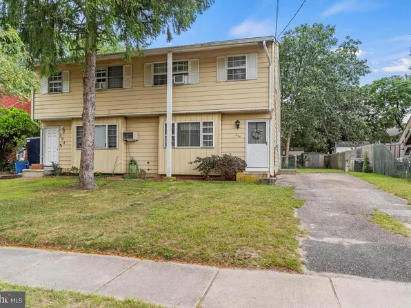806 Oak St, Lakehurst, NJ 08733
