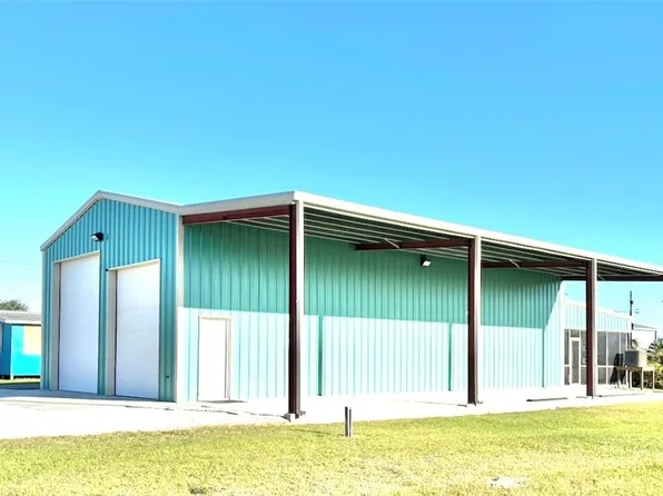 207 N 4th St, Pt O Connor, TX 77982