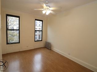 179 India St APT 3R, Brooklyn, NY 11222
