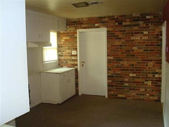 5th image of 3820 Parkwood St
