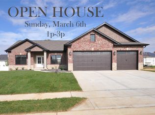 225 Meridian Oaks Dr, Glen Carbon, IL 62034