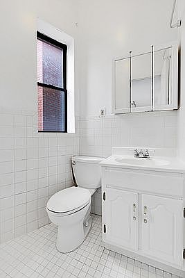 5th image of 408 W 48th St APT 3RW