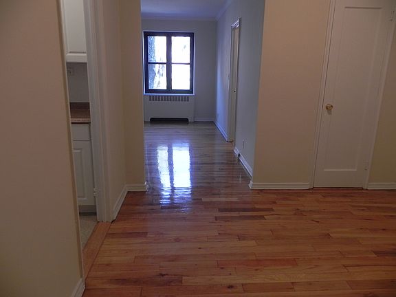 5th image of 21 Schenck Ave APT 1BD