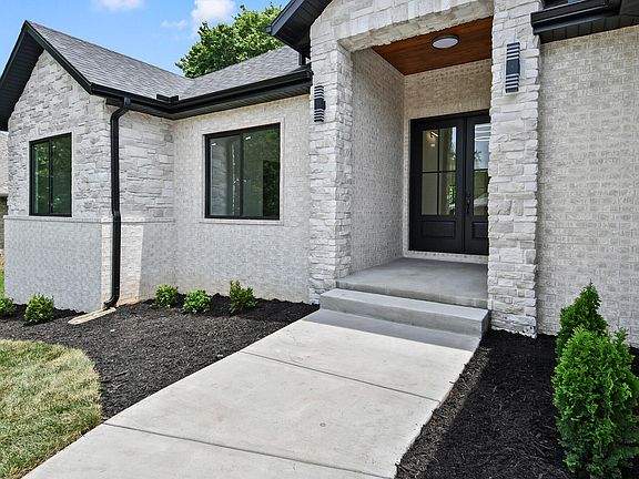 5th image of 306 Park Cir