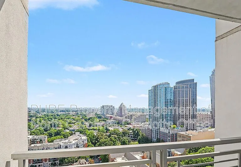 333 W Trade St #2101 — Photo 16