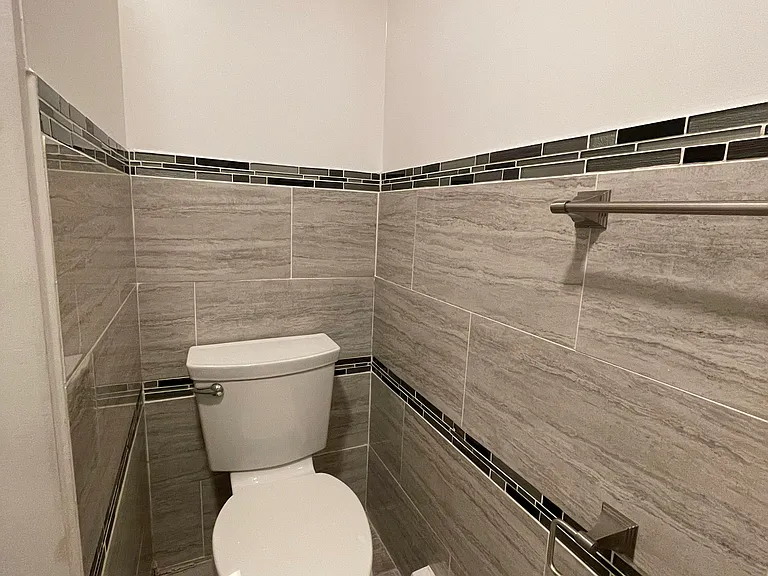 1101 Summit Ave #2 — Photo 6