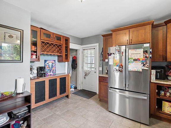 4th image of 163 Rosedale Street