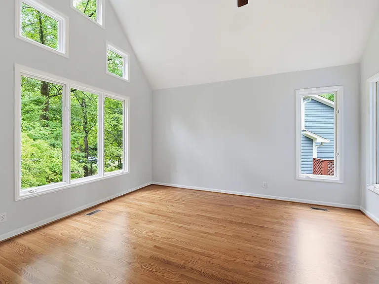 121 Waverly Forest Ln — Photo 4