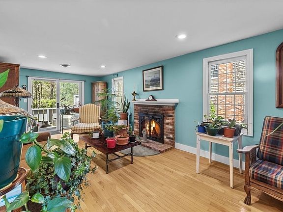 3rd image of 555 Twin Lakes Dr Unit 555