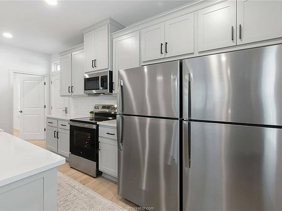 4th image of 307B Sterling Dr