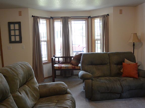 3rd image of 4109 NE 115th St