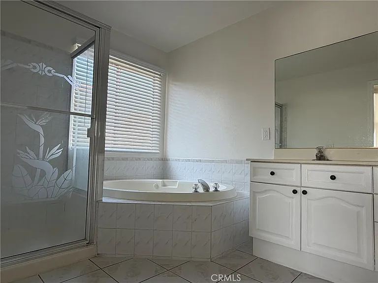 7735 Graves Ave — Photo 8