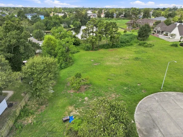 Woodland Dr, Lake Charles, LA 70605