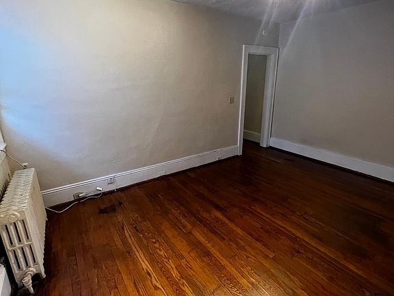 3rd image of 119 Albemarle Ave SW APT A2