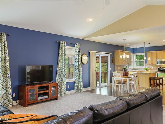5th image of 4556 Gordonshire Dr