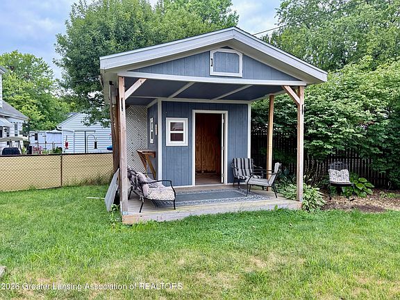 3rd image of 2510 Wellington Rd