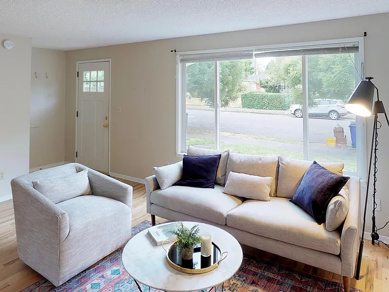 3535 N Borthwick Ave — Photo 3