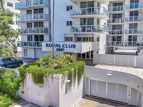 2nd image of 2457 Collins Avenue #1006