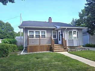 2017 Arthur Ave, Racine, WI 53405