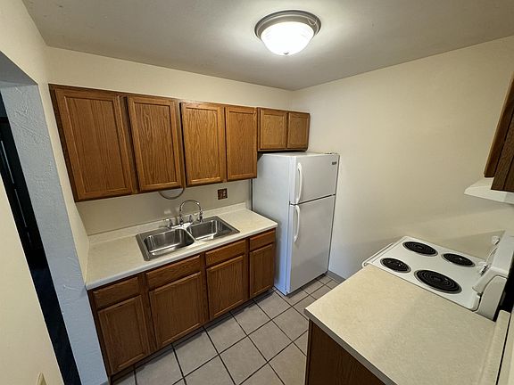 2nd image of 1862 Feronia Ave APT 1
