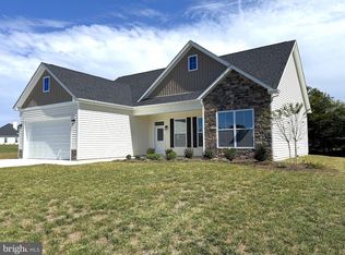 40 Glenaire Rd, Bunker Hill, WV 25413