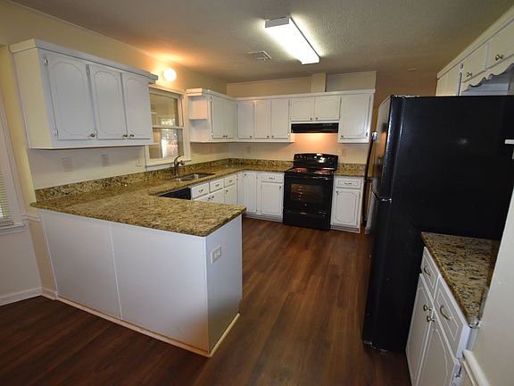 3rd image of 3396 Palisade Ct