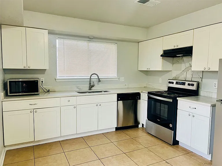 13114 Benford Dr — Photo 10