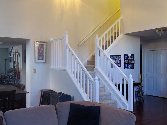 3rd image of 9717 Biscayne Ln