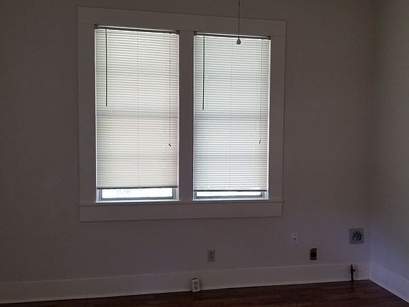 5th image of 738 1/2 Delaware St