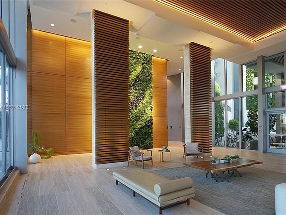 3rd image of 16385 Biscayne Blvd #3116