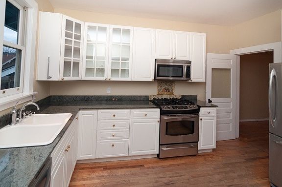 4th image of 140 Nursery St