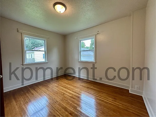 1109 3rd Ave NW — Photo 7