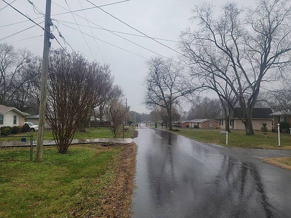 4th image of 135 Gwen Ave