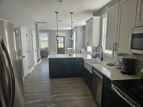 5th image of 8029 Carmel Cir