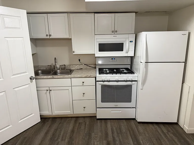 321 N Duluth Ave — Photo 4