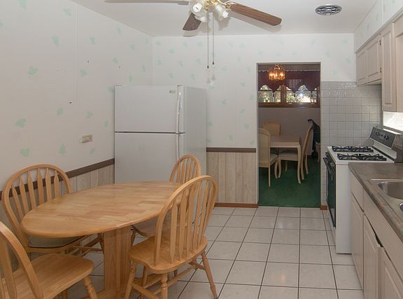 3rd image of 21426 Jeffrey Dr