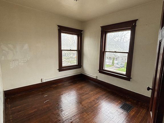 3rd image of 245 Sawyer St