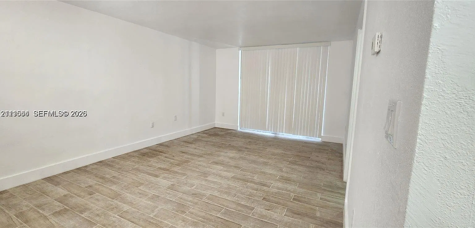 Point South Condo — Photo 1