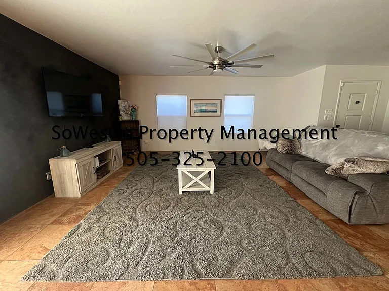 3008 N Sunset Ave — Photo 5