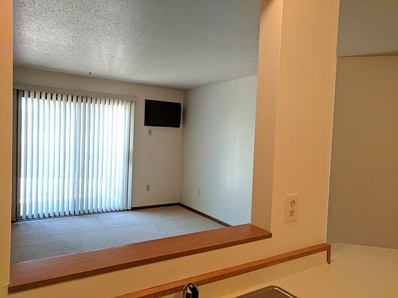 4th image of 4242 9th Avenue Cir S APT 33