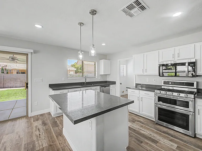 2423 E Winged Foot Dr — Photo 5