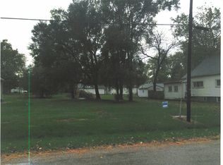 108 N Locust St, Wenona, IL 61377