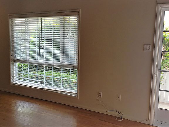 5th image of 109 Dolphin Ave APT 2